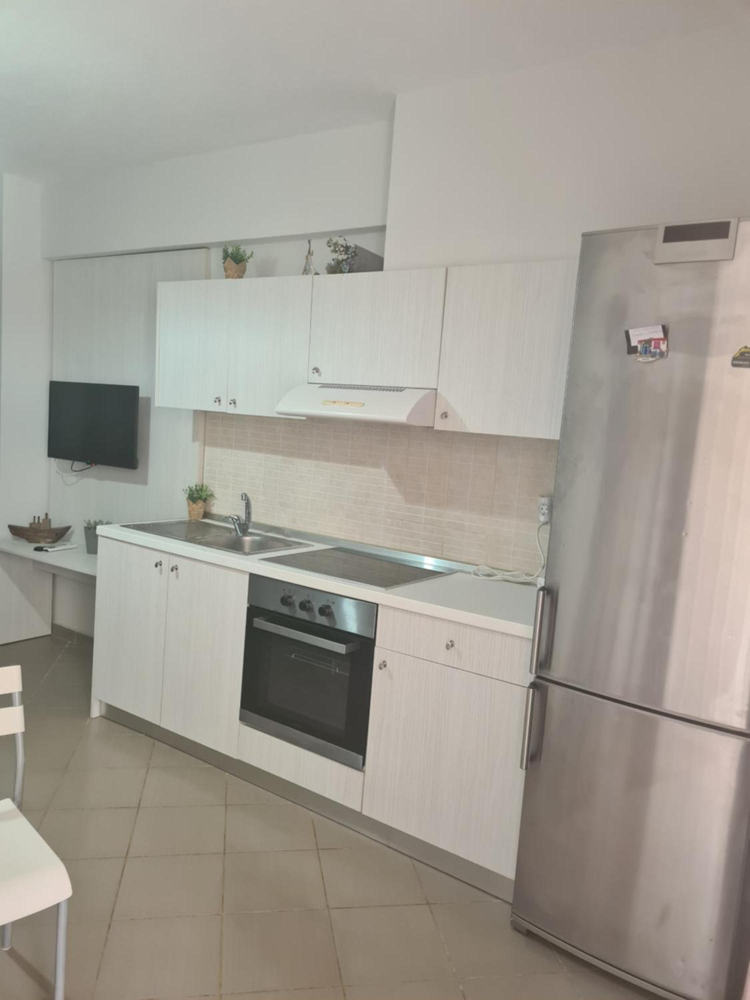 Makis Apartments Touzla Ofrinion Bagian luar foto