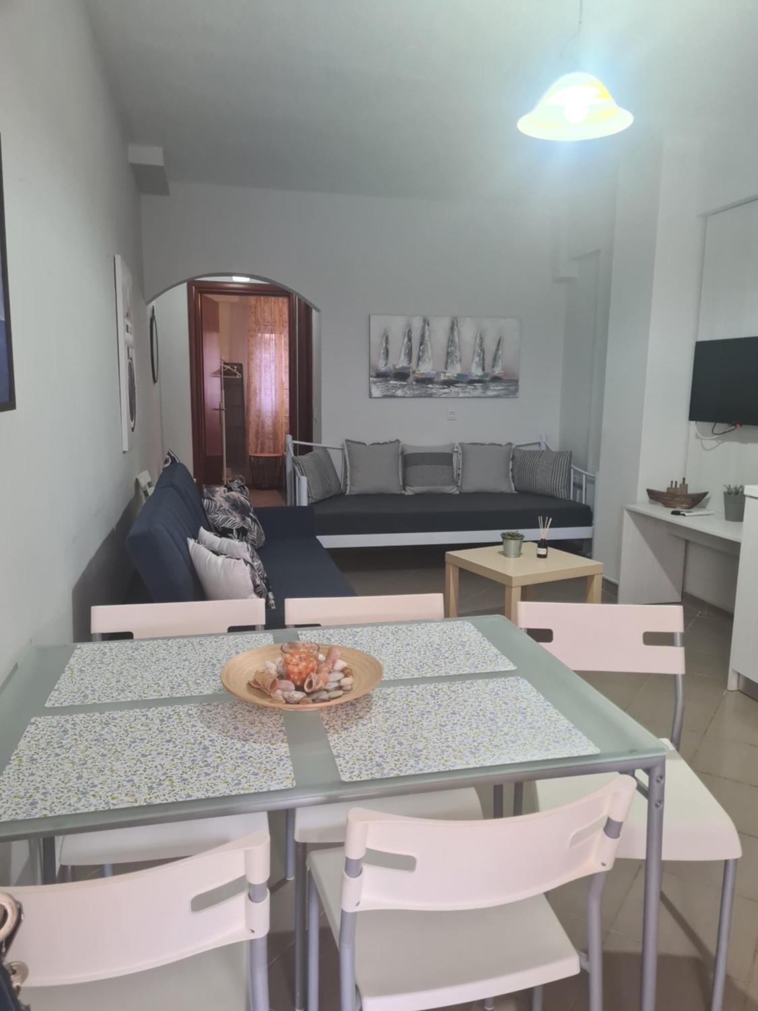 Makis Apartments Touzla Ofrinion Bagian luar foto